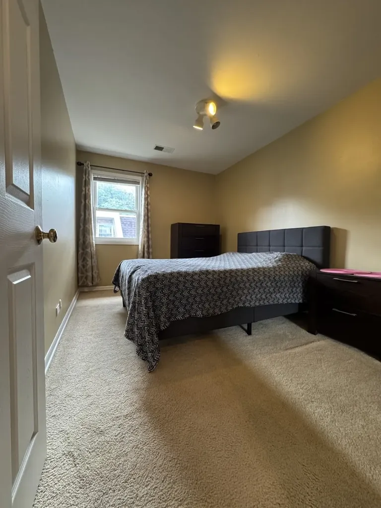 4035 North Keystone Avenue Chicago IL 60641