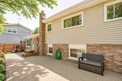 554 Patton Drive Buffalo Grove IL 60089