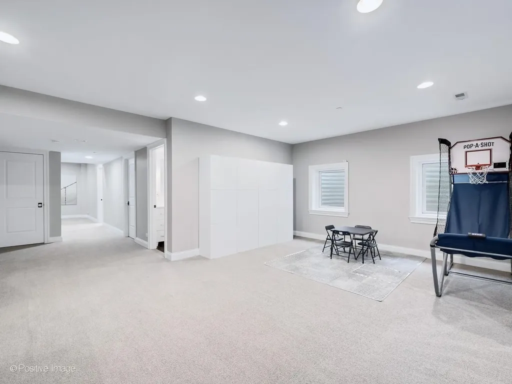 118 Tuttle Avenue Clarendon Hills IL 60514