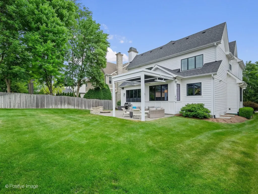 118 Tuttle Avenue Clarendon Hills IL 60514
