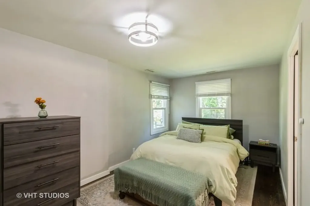 113 Pheasant Trail Lake In The Hills IL 60156