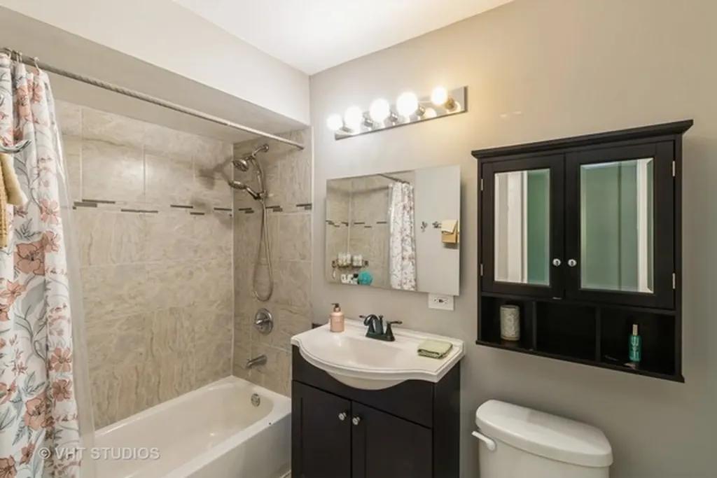113 Pheasant Trail Lake In The Hills IL 60156