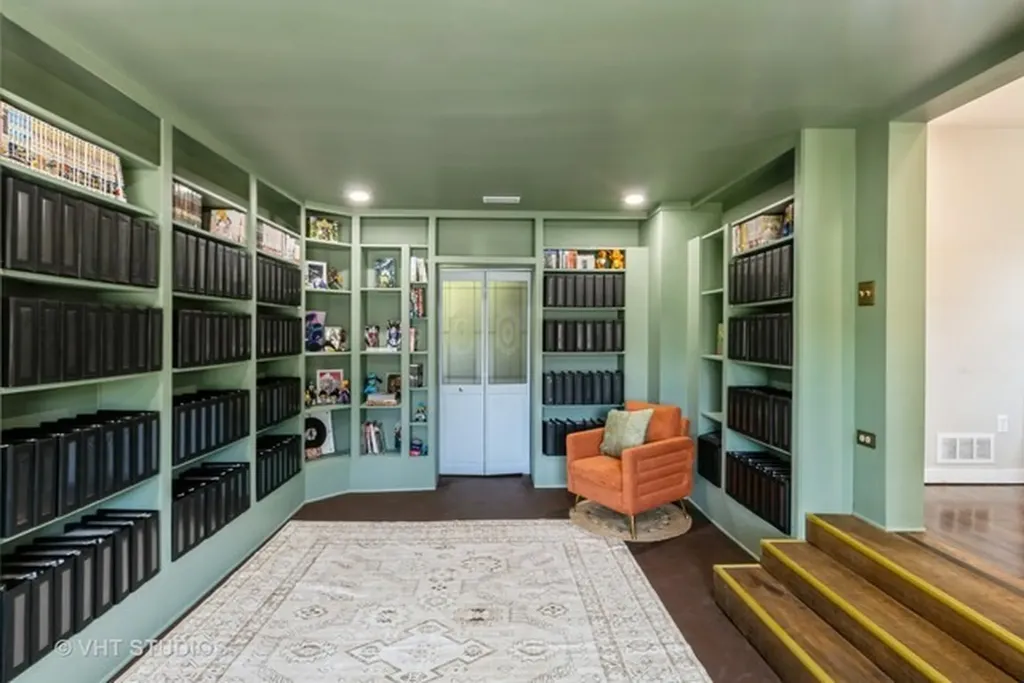 113 Pheasant Trail Lake In The Hills IL 60156
