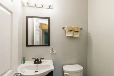 113 Pheasant Trail Lake In The Hills IL 60156
