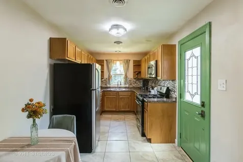 113 Pheasant Trail Lake In The Hills IL 60156