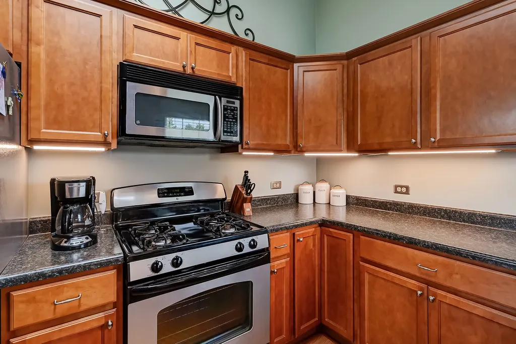1133 Bristol Court Glendale Heights IL 60139