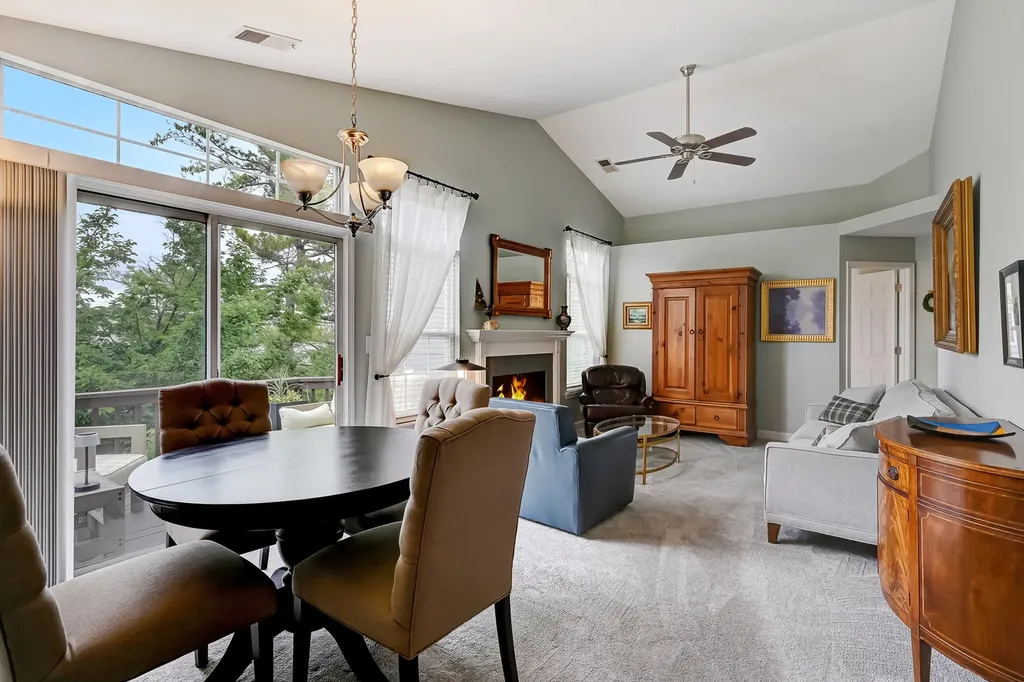 1133 Bristol Court Glendale Heights IL 60139