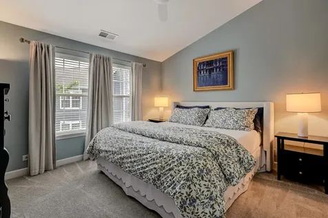 1133 Bristol Court Glendale Heights IL 60139