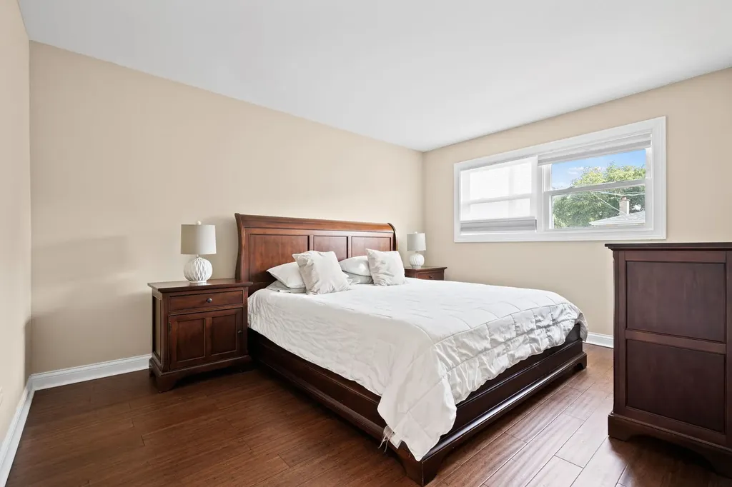 8821 Congress Park Avenue Brookfield IL 60513