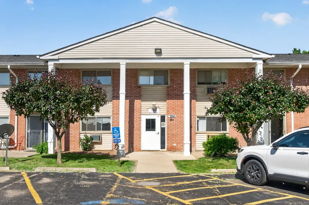 706 Marilyn Avenue Glendale Heights IL 60139
