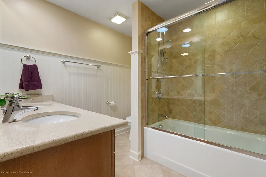 6465 Cherokee Drive Indian Head Park IL 60525