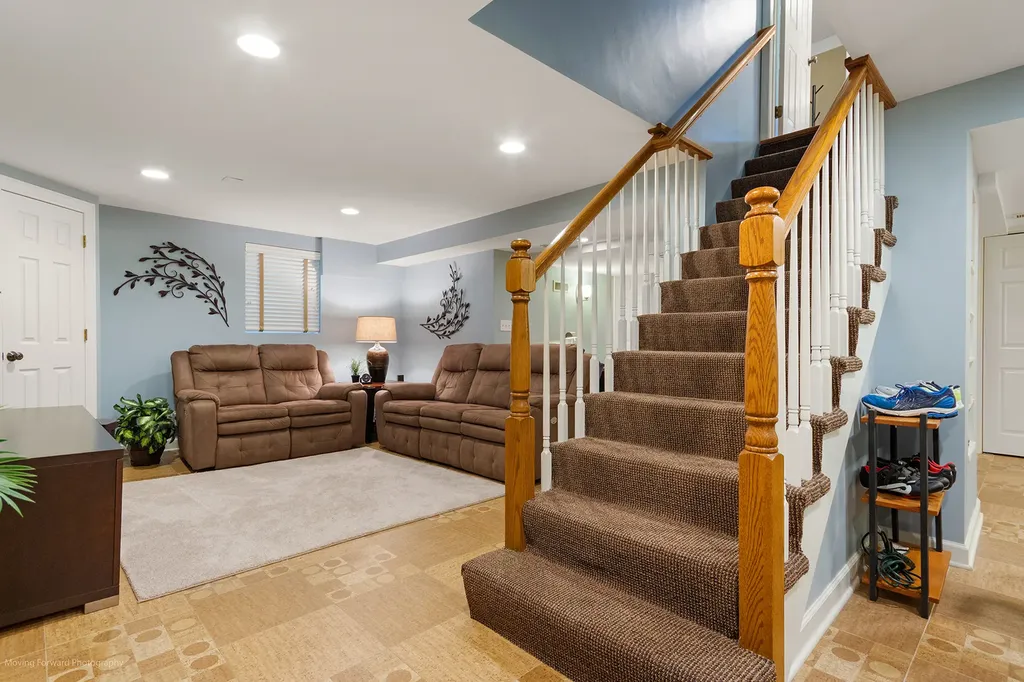 6465 Cherokee Drive Indian Head Park IL 60525