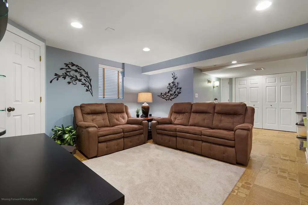 6465 Cherokee Drive Indian Head Park IL 60525