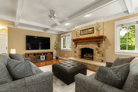 6465 Cherokee Drive Indian Head Park IL 60525