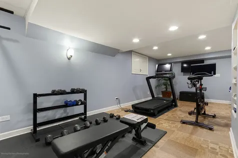 6465 Cherokee Drive Indian Head Park IL 60525