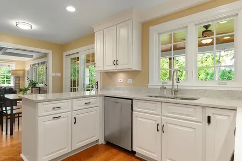 6465 Cherokee Drive Indian Head Park IL 60525