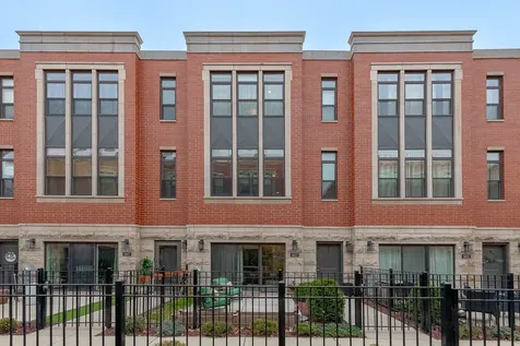 2243 West Coulter Street Chicago IL 60608