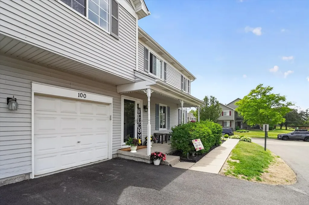 100 Village Creek Drive Lake In The Hills IL 60156