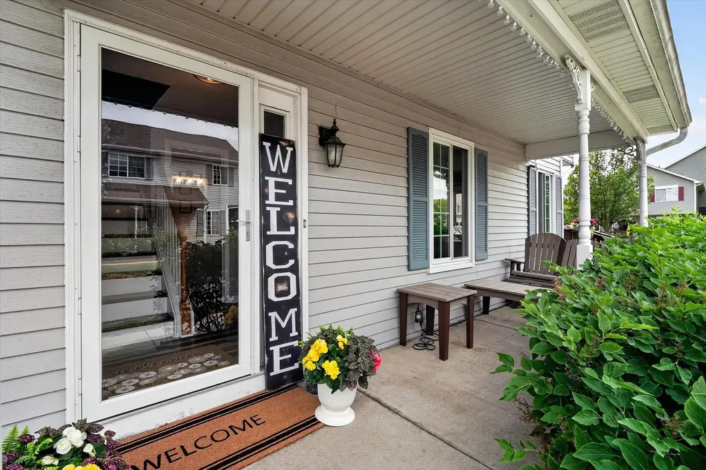 100 Village Creek Drive Lake In The Hills IL 60156