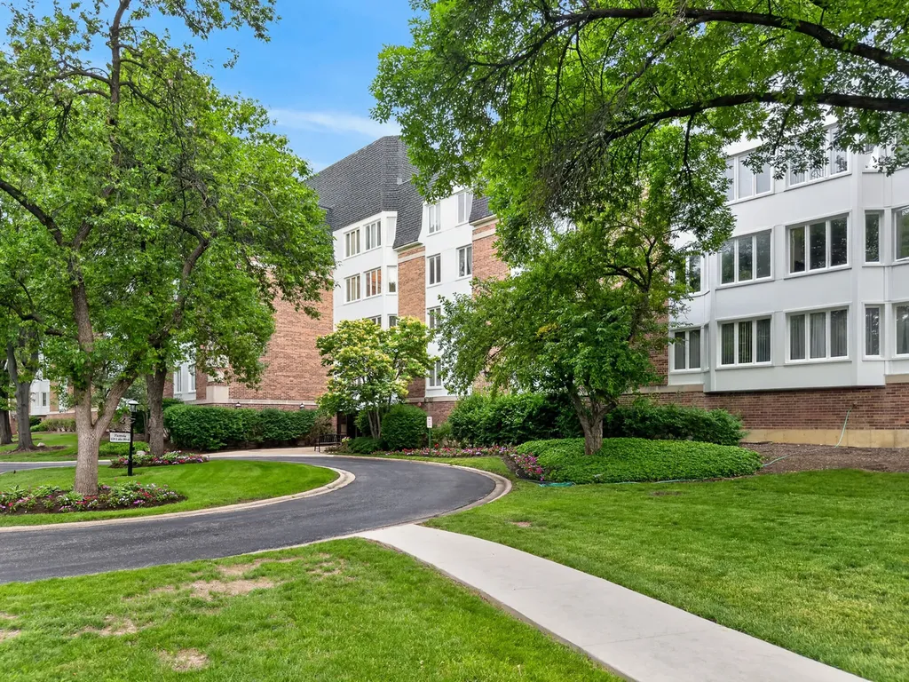 225 Lake Boulevard Buffalo Grove IL 60089