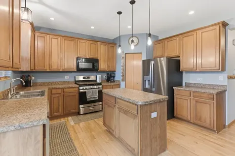 911 Millard Court Joliet IL 60431