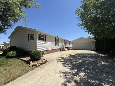 923 Apple Lane Manteno IL 60950