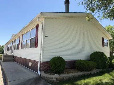 923 Apple Lane Manteno IL 60950