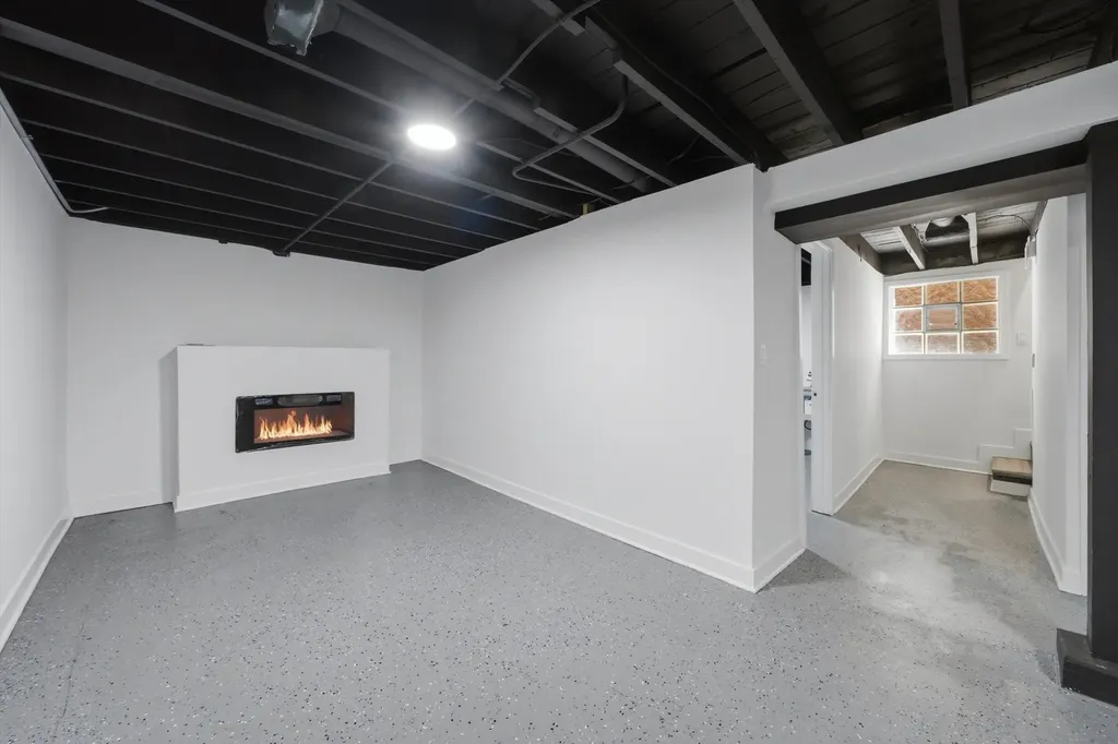 8219 South Throop Street Chicago IL 60620