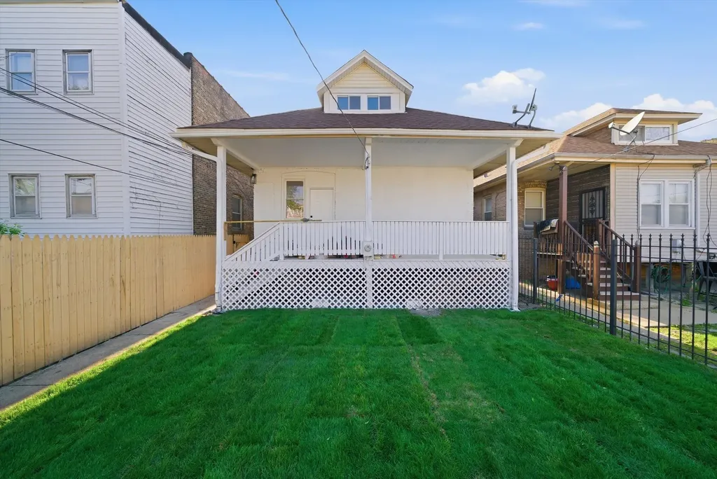 8219 South Throop Street Chicago IL 60620