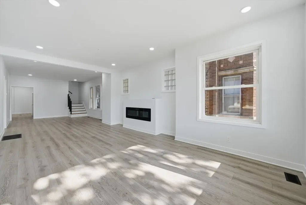 8219 South Throop Street Chicago IL 60620