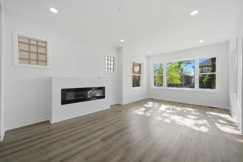 8219 South Throop Street Chicago IL 60620