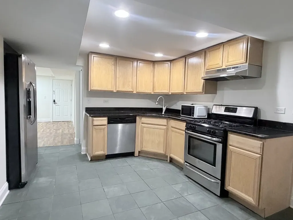 1712 North Washtenaw Avenue Chicago IL 60647