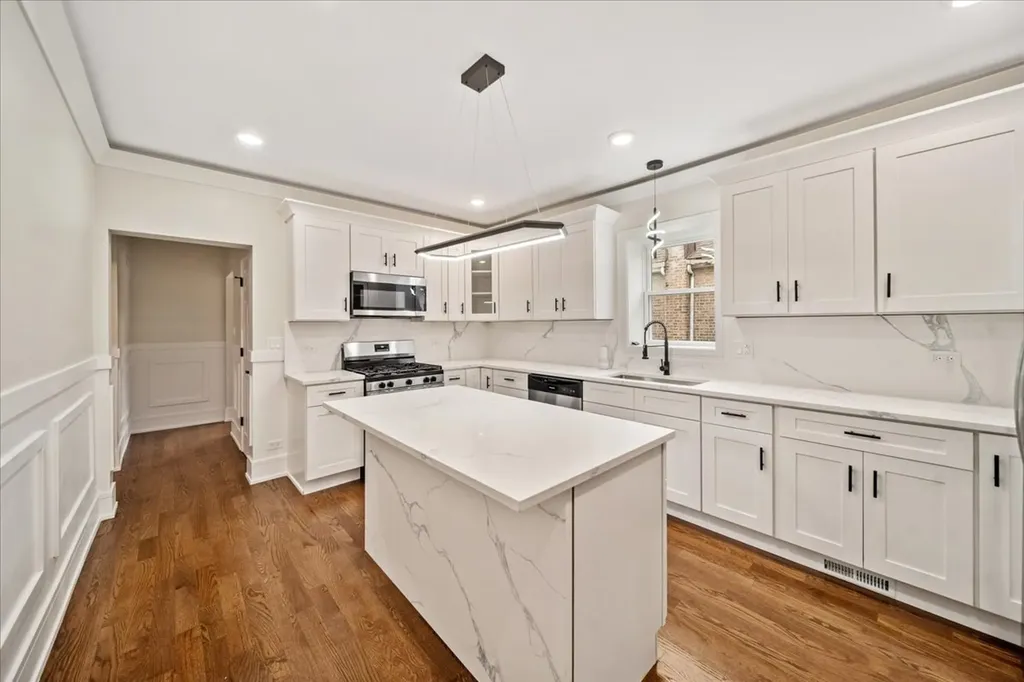 8525 South Hermitage Avenue Chicago IL 60620