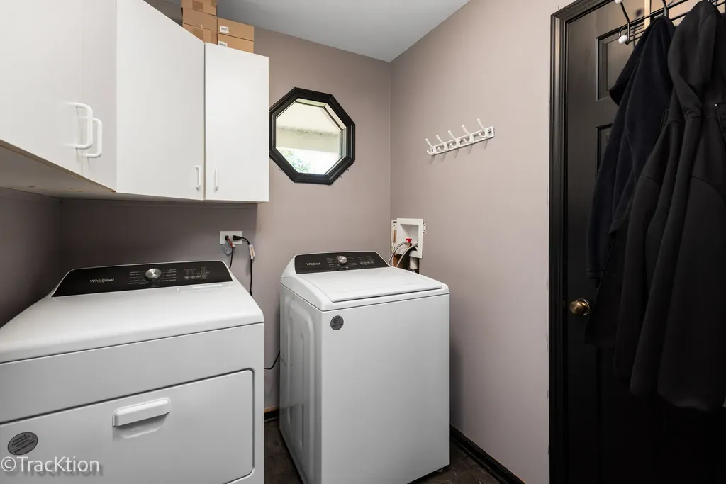 360 Lakeview Drive Aurora IL 60506