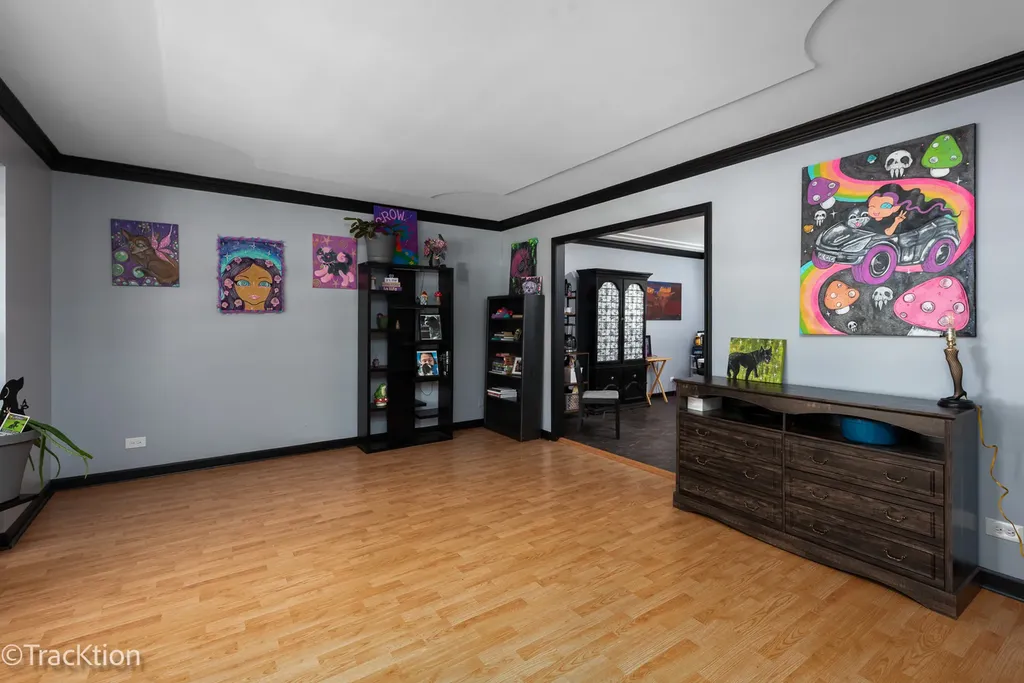 360 Lakeview Drive Aurora IL 60506