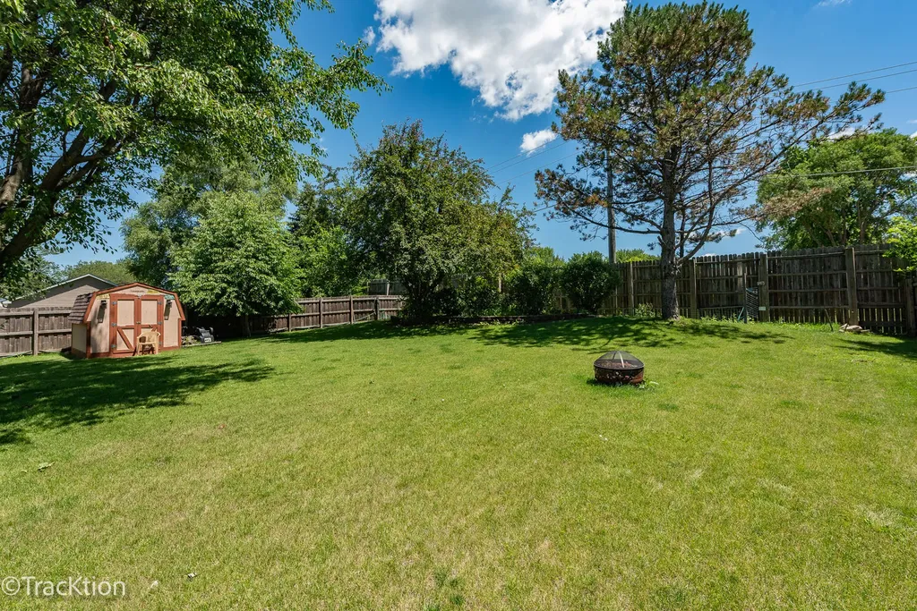 360 Lakeview Drive Aurora IL 60506