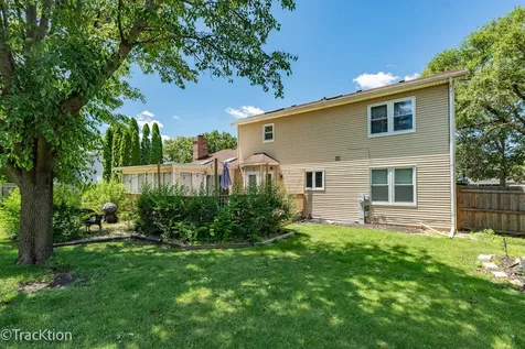360 Lakeview Drive Aurora IL 60506