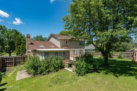 360 Lakeview Drive Aurora IL 60506