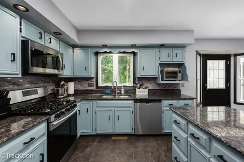 360 Lakeview Drive Aurora IL 60506