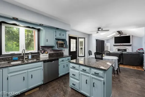 360 Lakeview Drive Aurora IL 60506