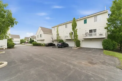 576 South Rosehall Lane Round Lake IL 60073