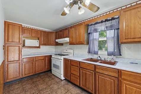 305 South 1st Street Tolono IL 61880