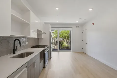 948 West Sunnyside Avenue Chicago IL 60640