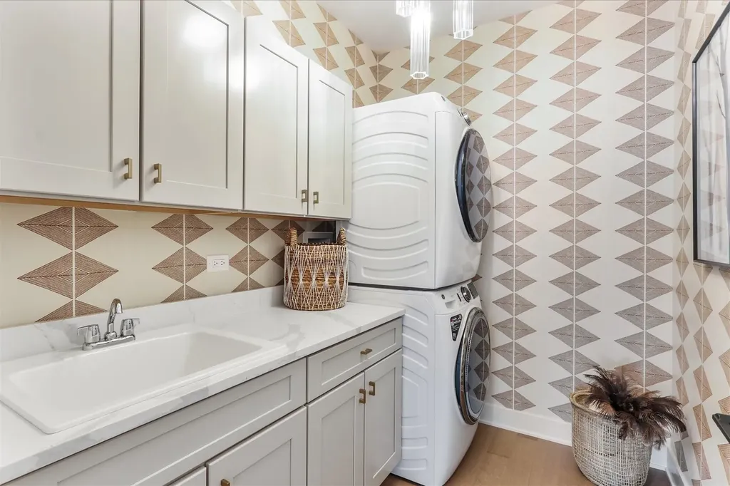 2068 Iron Ridge Lane Naperville IL 60563