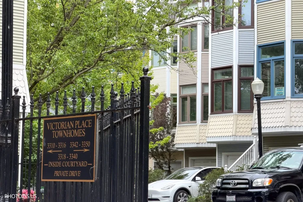 3320 North Racine Avenue Chicago IL 60657