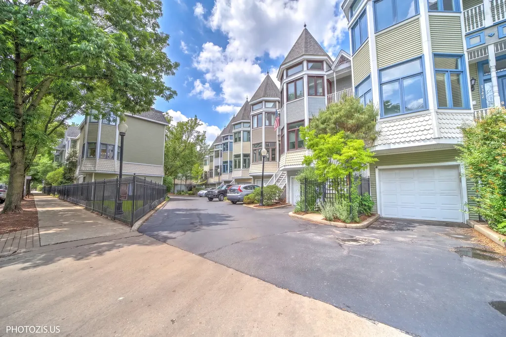 3320 North Racine Avenue Chicago IL 60657