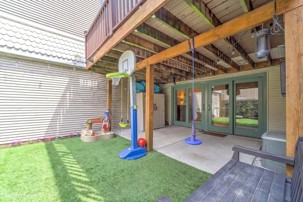 3320 North Racine Avenue Chicago IL 60657