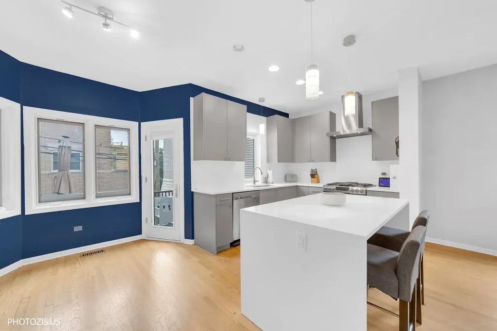 3320 North Racine Avenue Chicago IL 60657