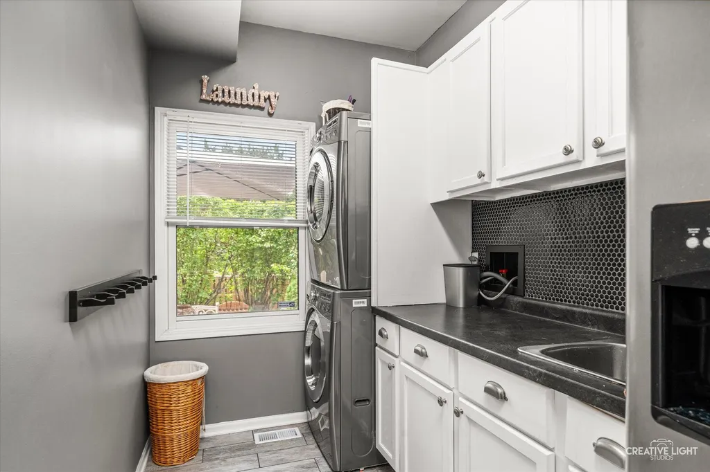 2471 Warwick Court Aurora IL 60503