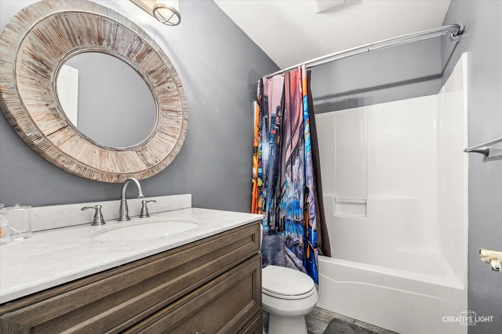 2471 Warwick Court Aurora IL 60503